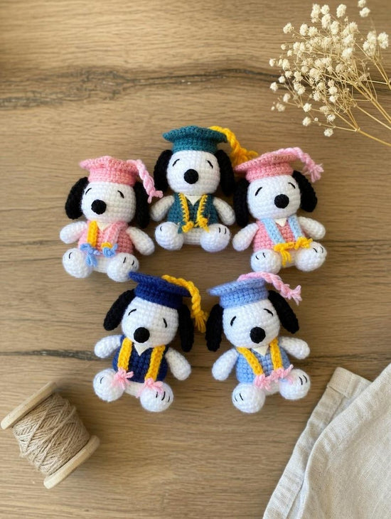 🔥LAST DAY - 50% OFF🎁 Crochet Graduation Pup- Handmade SNPY 2026 Graduation Keepsake🔥